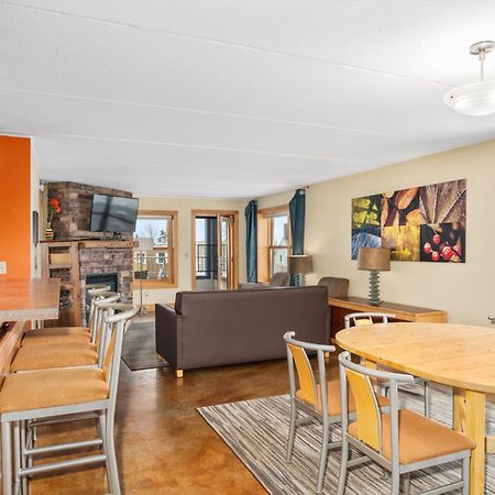 East Bay Suites Grand Marais Bagian luar foto