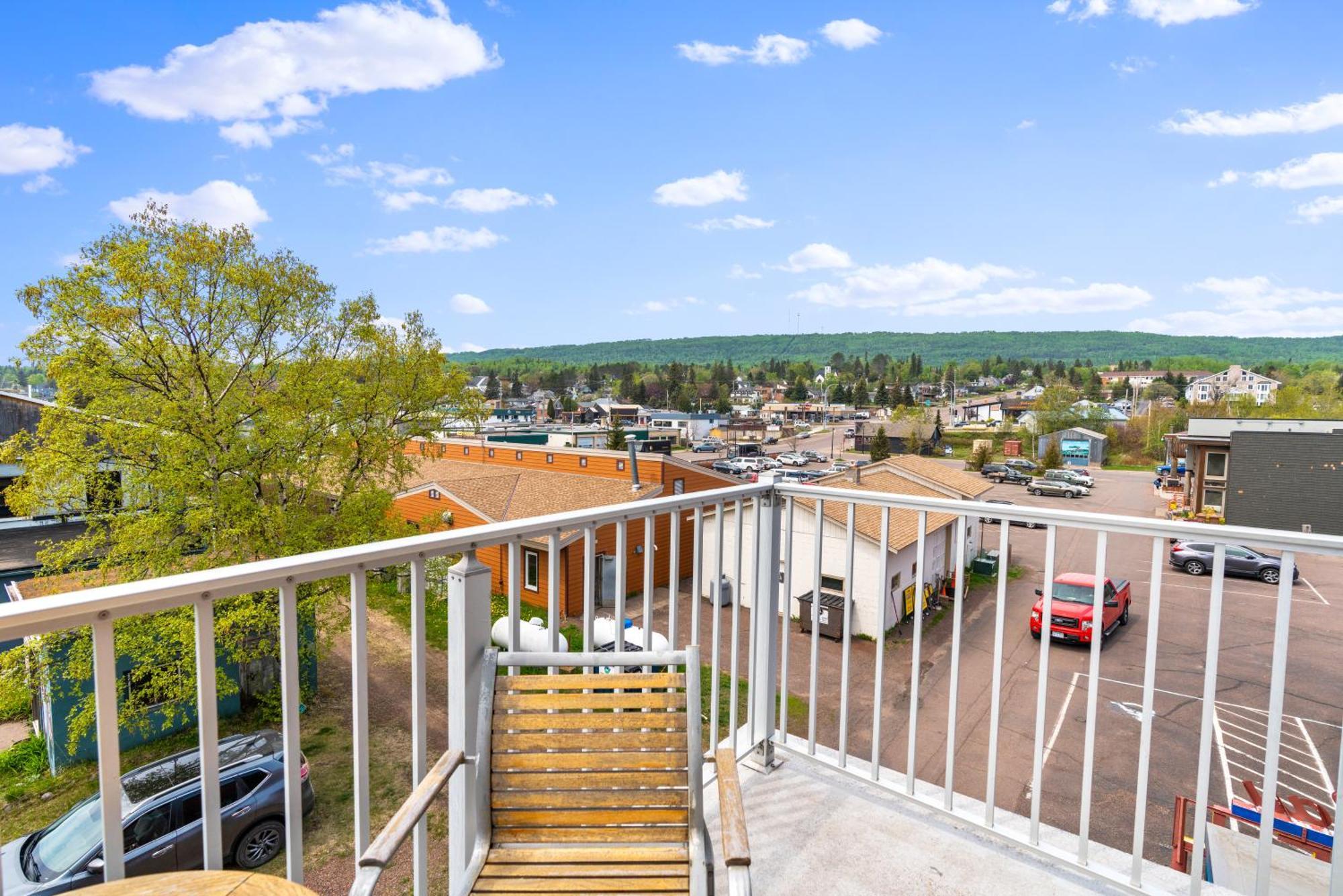 East Bay Suites Grand Marais Bagian luar foto