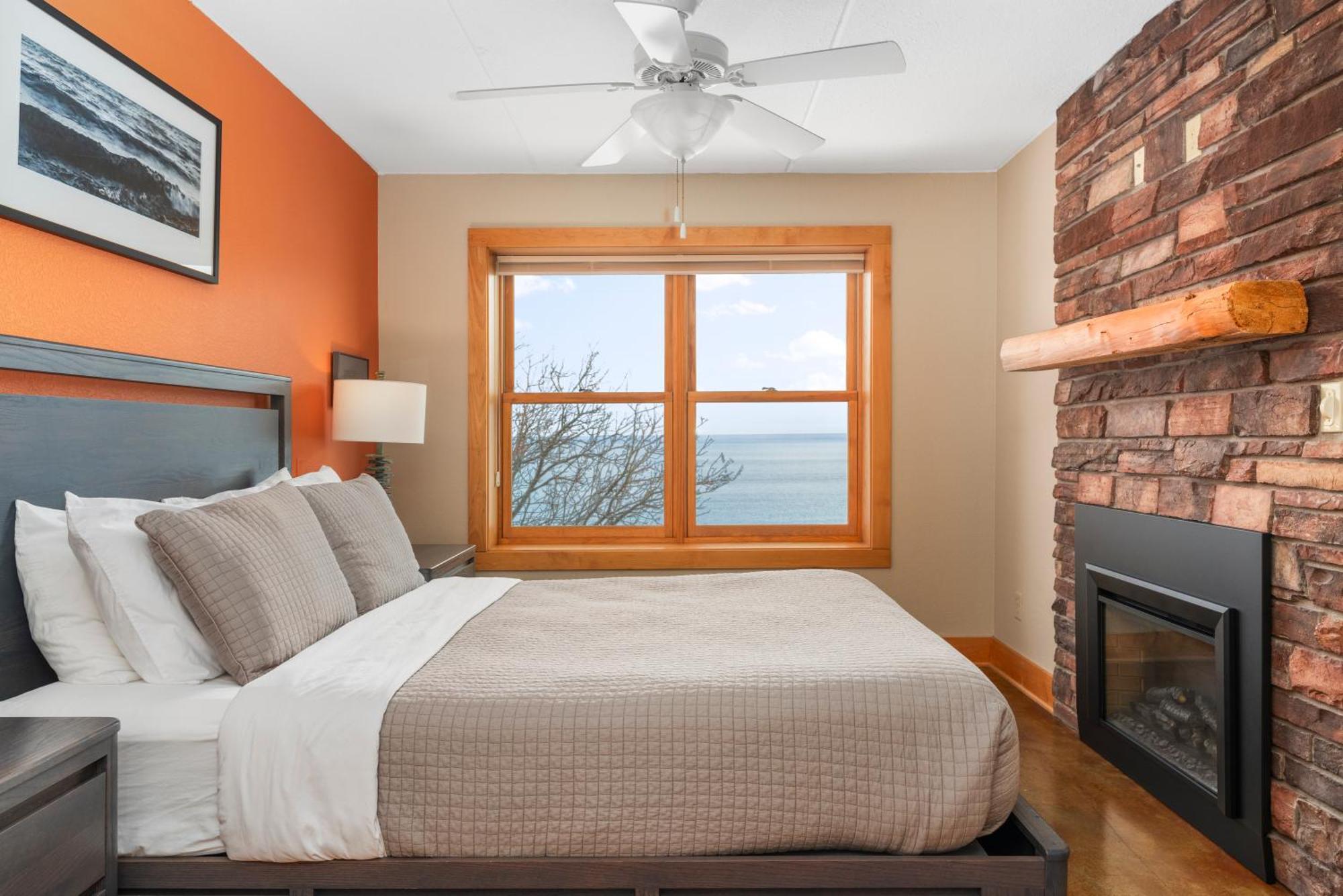 East Bay Suites Grand Marais Bagian luar foto