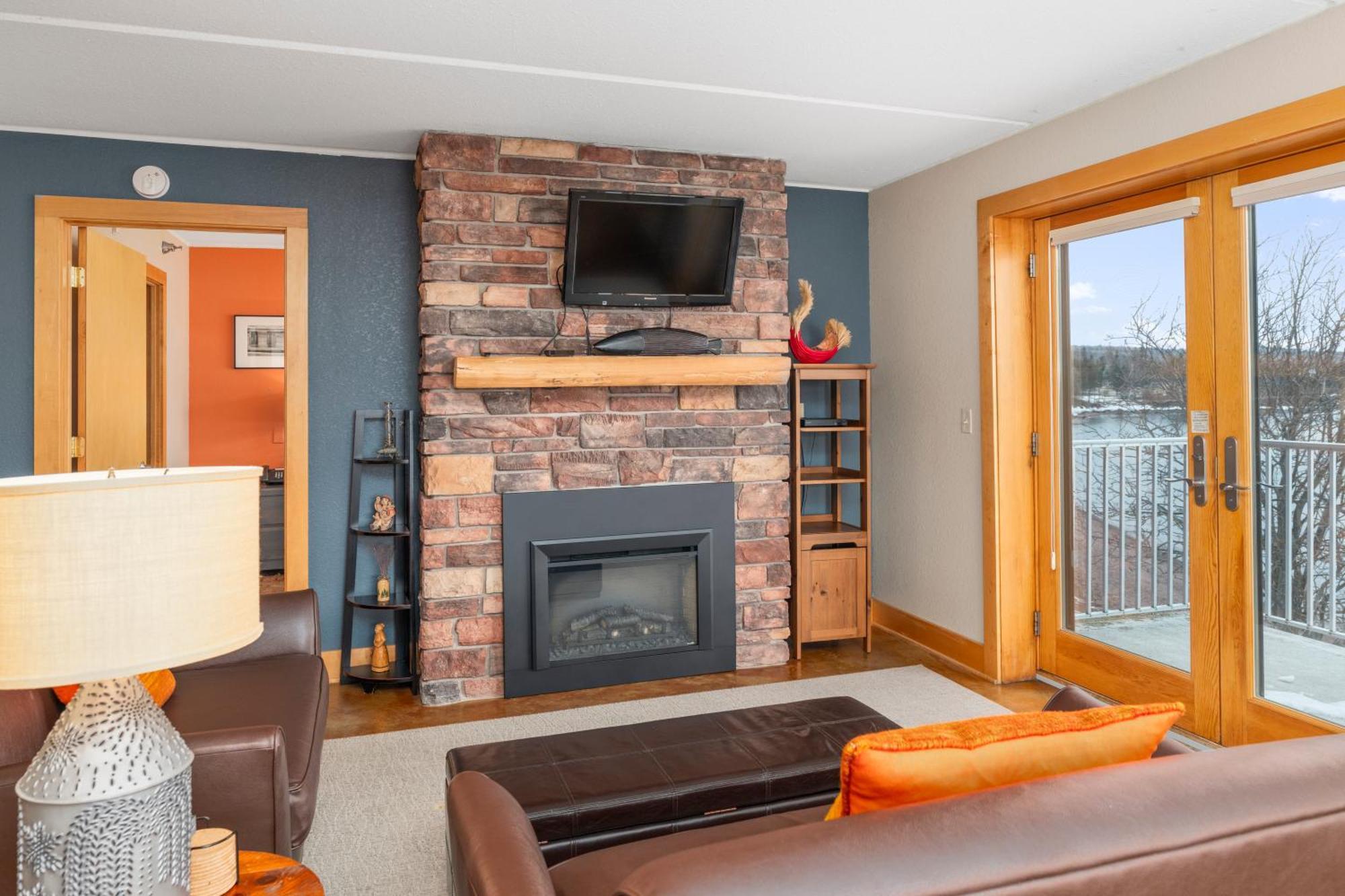 East Bay Suites Grand Marais Bagian luar foto