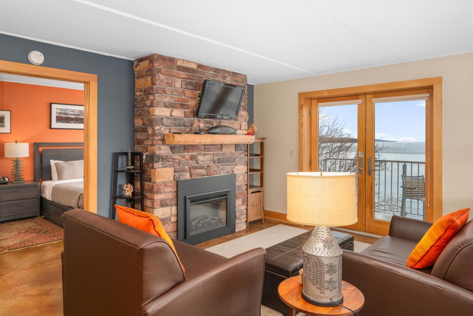 East Bay Suites Grand Marais Bagian luar foto