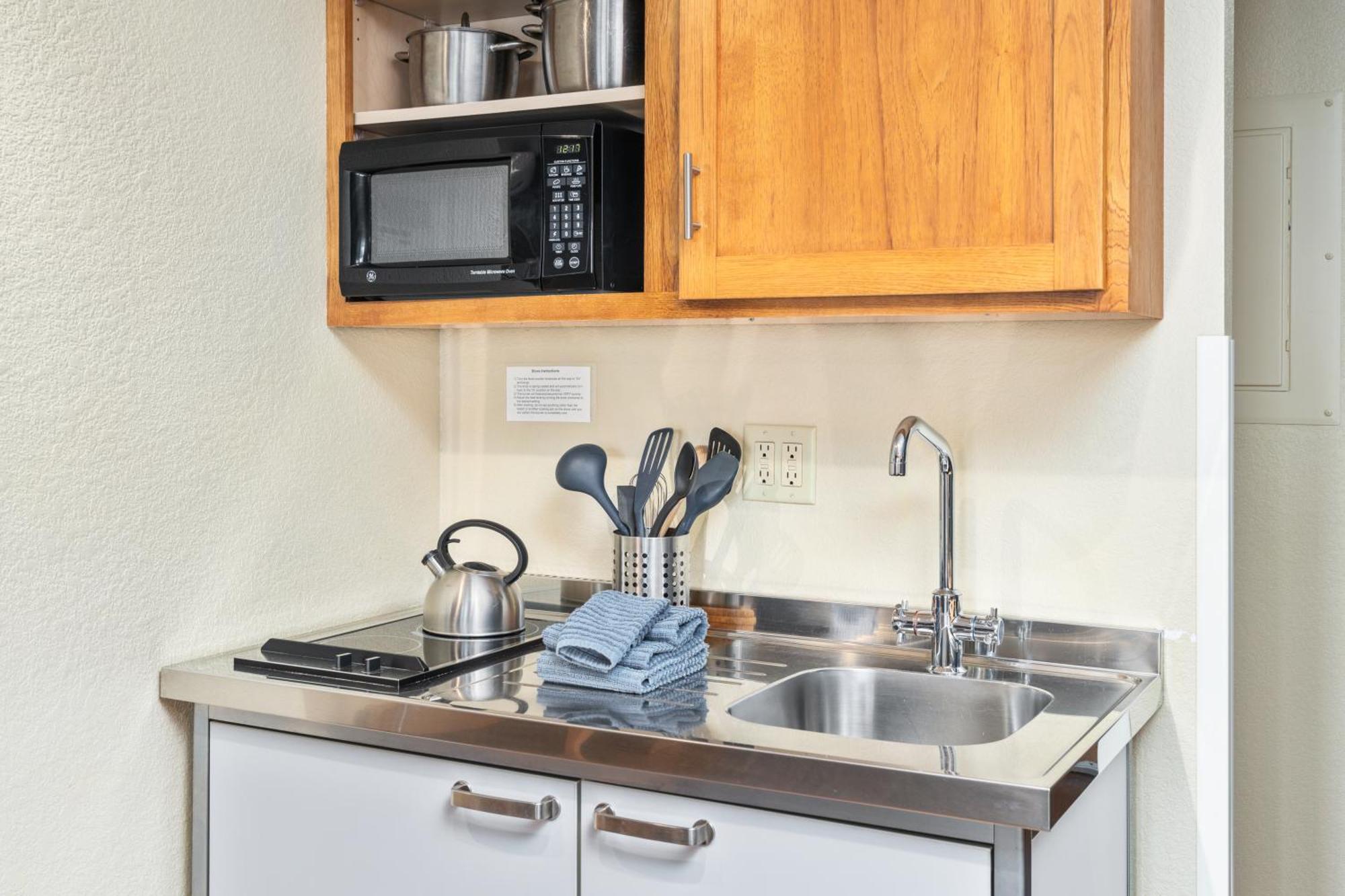 East Bay Suites Grand Marais Bagian luar foto