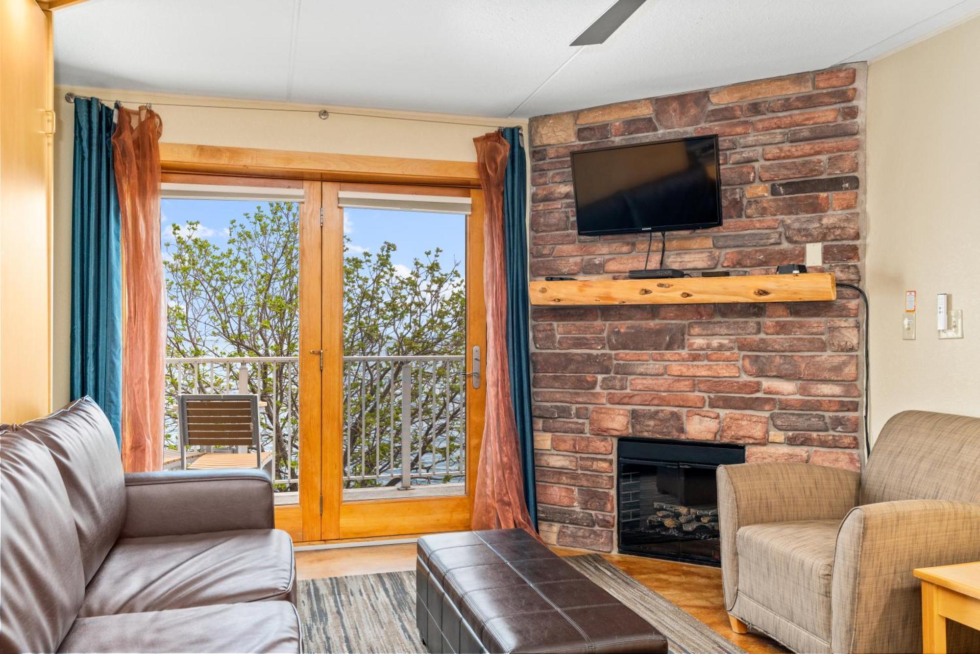 East Bay Suites Grand Marais Bagian luar foto