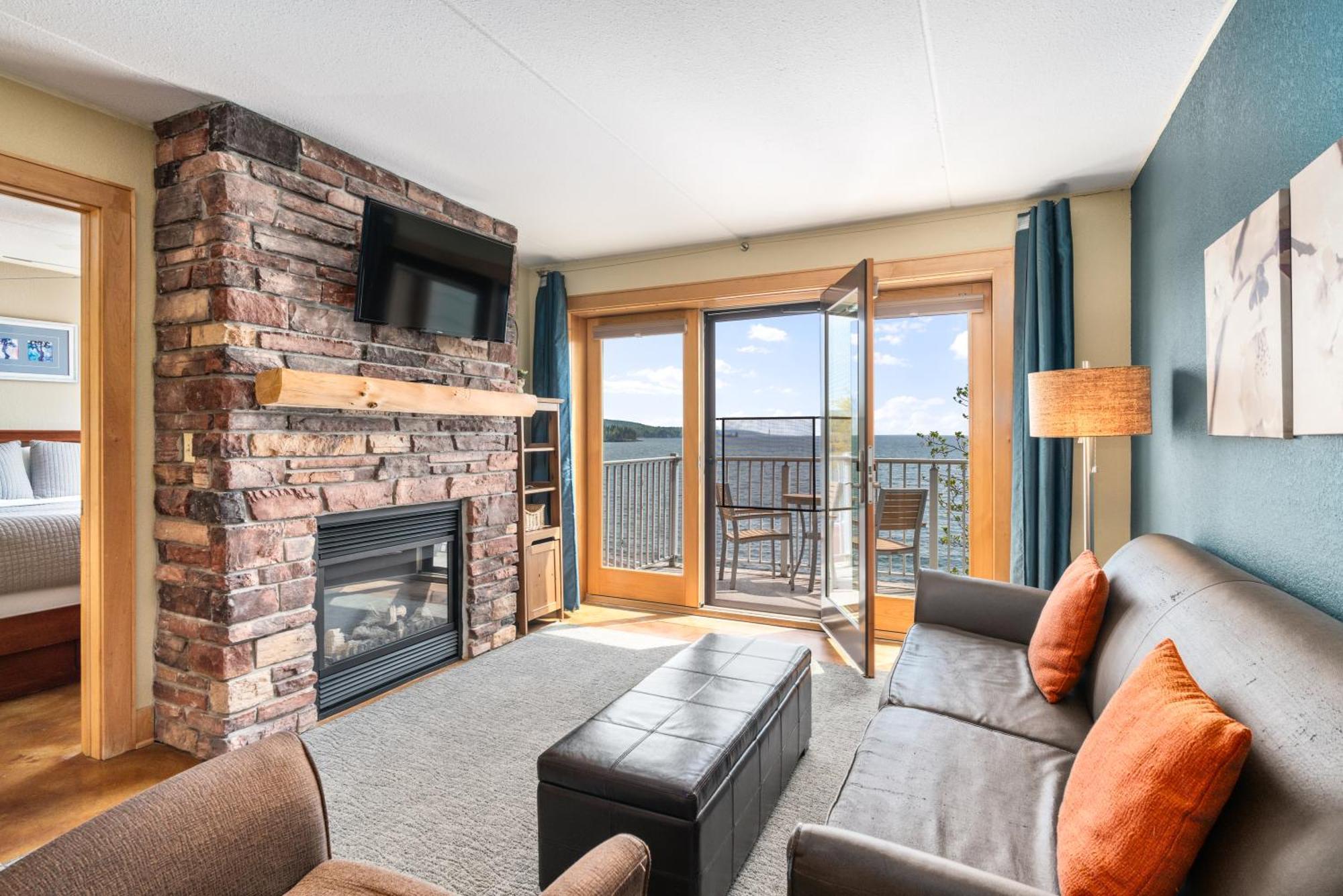 East Bay Suites Grand Marais Bagian luar foto
