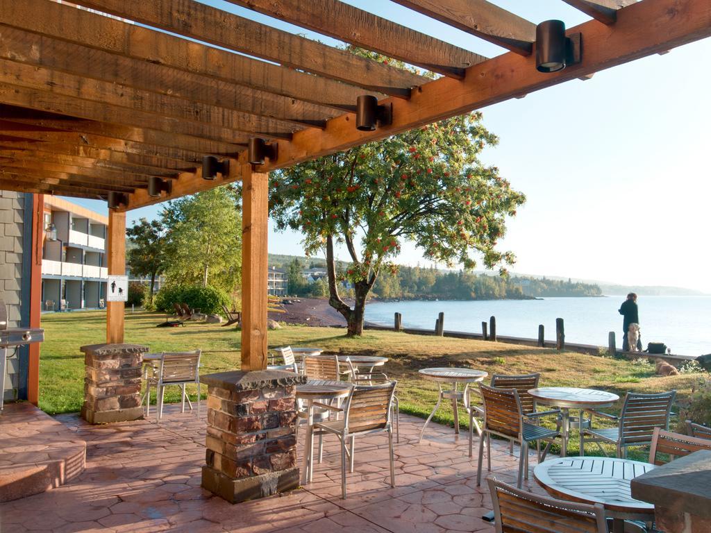 East Bay Suites Grand Marais Bagian luar foto