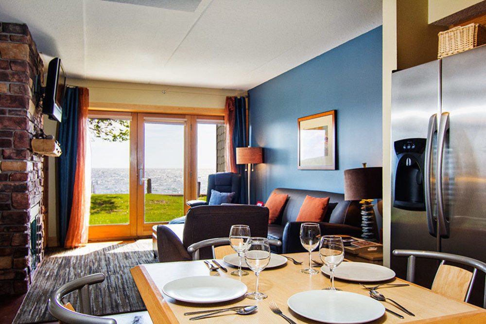 East Bay Suites Grand Marais Bagian luar foto